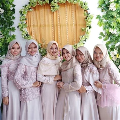 Baju Bridesmaid Seragam Keluarga Pengantin Muslimah Hijabis Style Log Bridesmaids Dresses