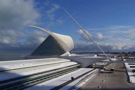 This group is dedicated to images of the milwaukee art museum architecture. File:Milwaukee Art Museum.jpg - Wikipedia