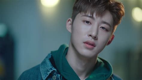 Btw he is a versatile actor i first watched him on his alice in wonderland and kiss that kills i totally shooked him in that drama he looks 10x handsome like i think of him like crazy everyday hahaha. iKON's Variety Show Schedule 2017 | Channel-K