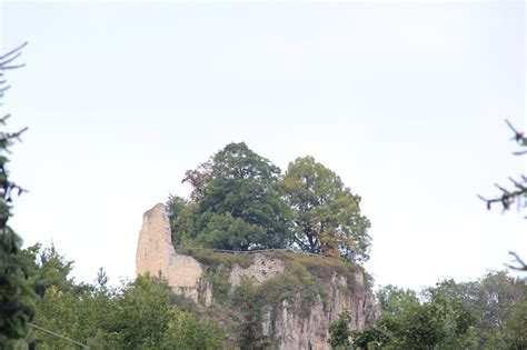 Toen ik vanmorgen m'n hutje verliet moest ik zo'n zes km. Geschichte von Hausen und seiner Ruine | Oberschwabens ...