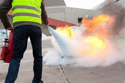 A carbon dioxide fire extinguisher (co2) is one of the cleanest types of extinguishers to use as it leaves no residue and requires no cleanup. Portable Fire Extinguisher Safety - SafetySkills Online ...