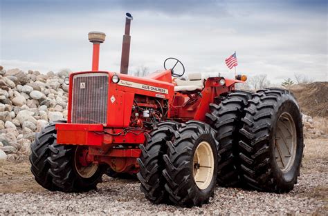 Vintage Tractors Do Well At Mecums Canadian Auction