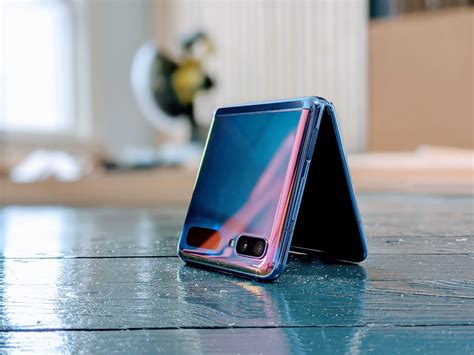 The Foldable Samsung Galaxy Z Flip Is On Sale For 849 Laptrinhx