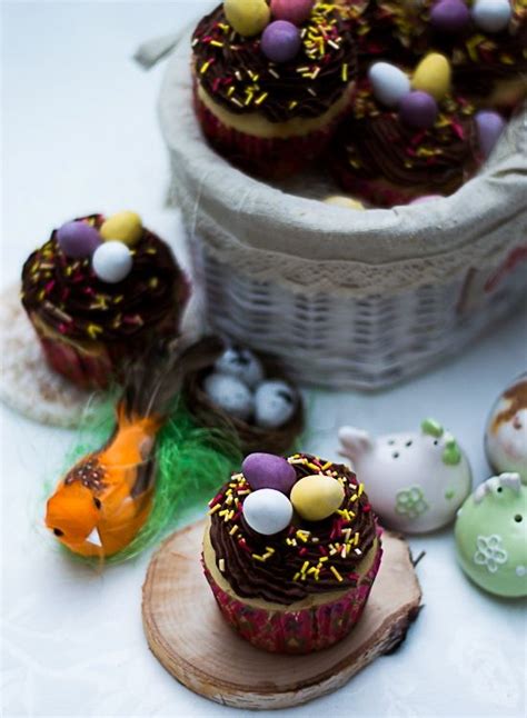 That means a glass of christmas cheer, coffee or tea, and sweets, if. Babeczki wielkanocne gniazdka (With images) | Polish easter traditions, Easter traditions ...
