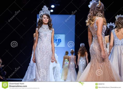 Moscow Russia October 19 2016 Model Walk Runway For World Russian
