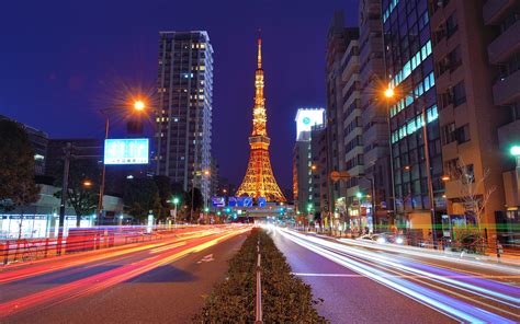 Tokyo tower and tokyo skytree are the city's two landmark towers. Tokyo tower night wallpaper | 2880x1800 | #22035