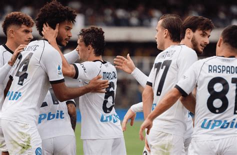 Serie A le Napoli se rattrape contre le Hellas Vérone Sunusport com