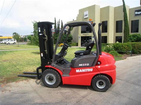 manitou mid counterbalance forklift  listed