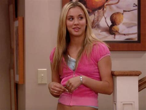 Kaley Cuoco On 8 Simple Rules As Bridget Hennessy Kaley Cuoco Hair 2000s Girl Tv Show Outfits