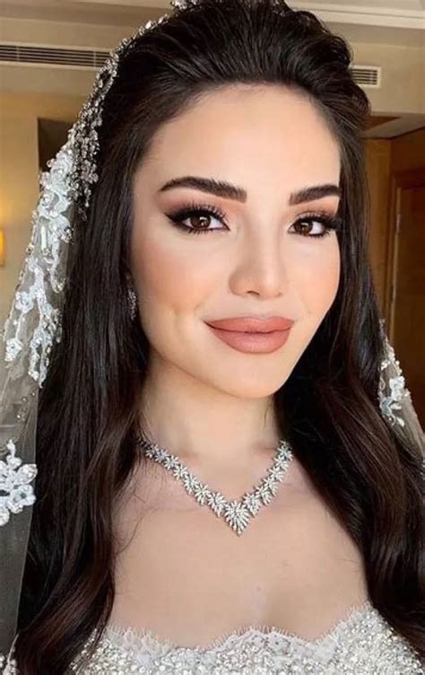 Wedding Makeup Looks For Brunettes Brown Eyes With Soft Makeup Look