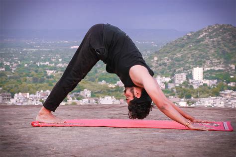 Hatha Yoga Beginner Level With An Expert Live Online Tour From Jaipur