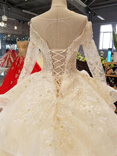 White Slim Fit Luxury Long Trail Flower Wedding Dress Ostty Wedding
