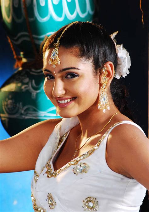 beauty galore hd ragini dwivedi hot voluptuous body in item song