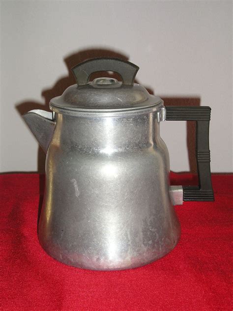 Vintage Antique Aluminum Wear Ever Stove Top Coffee Pot With Bakelite