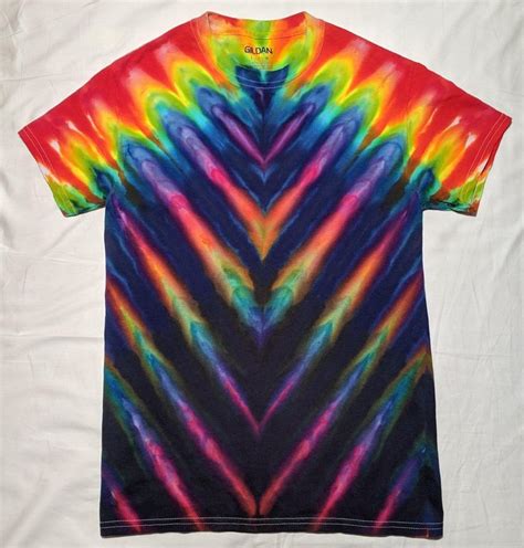 Incline Ice Rainbow V Tiedye Tie Dye Crafts Tie Dye Patterns Diy