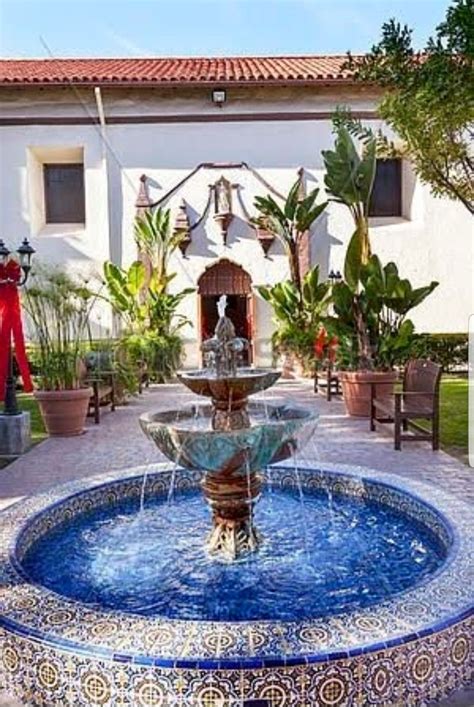 Pin By Marino Chavez On Lugares De España Mexican Fountain Courtyard