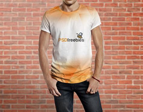 Download Men T-Shirt Mockup | Mockup World