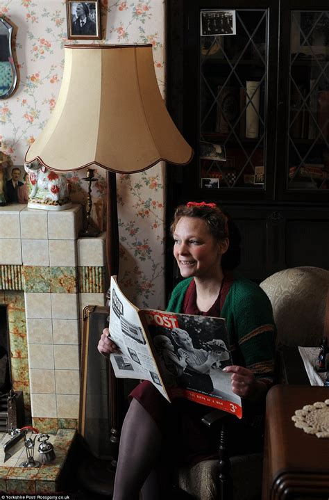 Scunthorpe Woman Who Lives 1940s Lifestyle Seeks Wartime Husband To Join Her Daily Mail Online