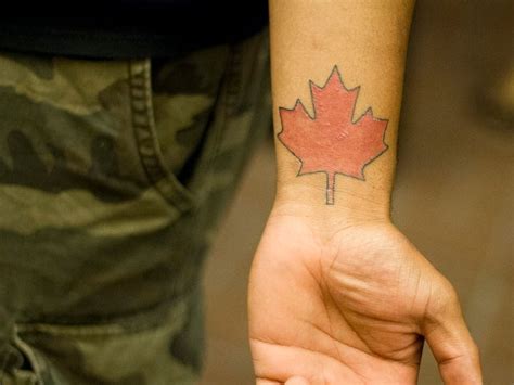 90 Leaf Tattoos That Celebrate The Fall