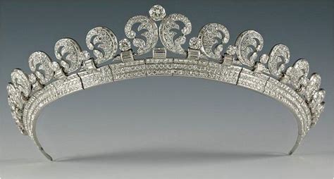 The Royal Order Of Sartorial Splendor Tiara Thursday The Cartier Halo