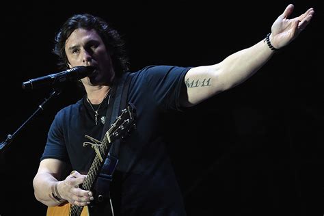 Joe Nichols Says Sunny And 75″ Is His Best Impression Of Rock Group