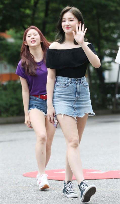 July 13 2018 Momoland Nancy On The Way To Music Bank Sexy Jeans Girl Korean Beauty Girls