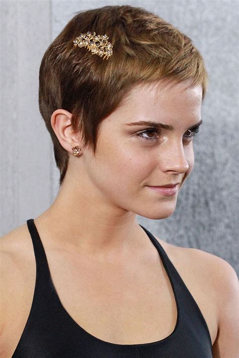 From Long Layers To Pixie Emma Watsons Experiment With Haircuts Iwmbuzz