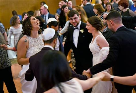 jewish couples protest israel s strict marriage laws with triple wedding in washington d c