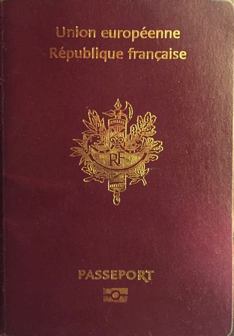 French passport - Wikipedia