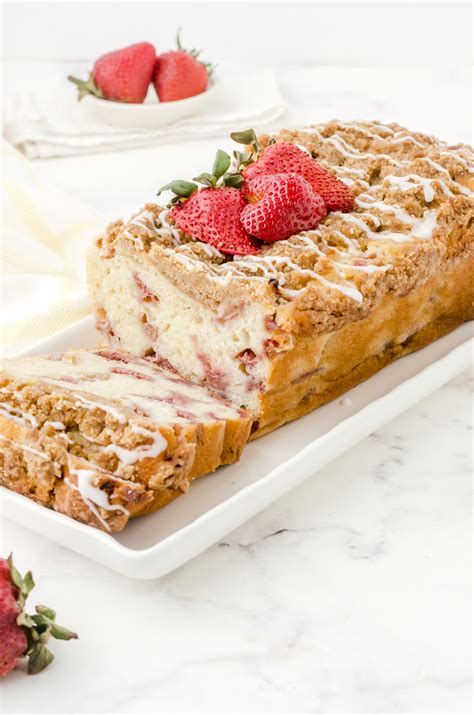 Fresh Strawberry Bread With Crumble Topping Easy Quick Bread Recipe