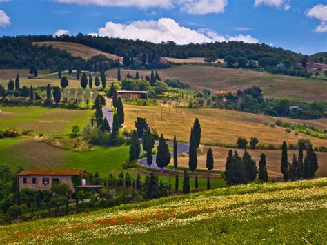 Beautiful Italian Farms On A Hill Hd Wallpaper 1600x1200 Hd Wallpaper