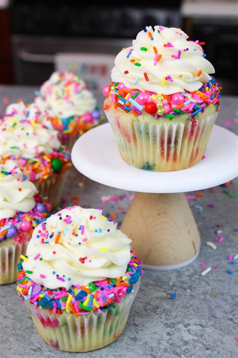 Maybe you would like to learn more about one of these? Funfetti Cupcake Recipe With Vanilla Frosting - Chelsweets