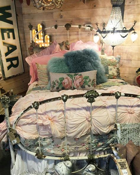 See more ideas about gypsy bedroom, bedroom decor, home decor. Pin by Holland Gibson on cozy dreams | Cowgirl bedroom ...