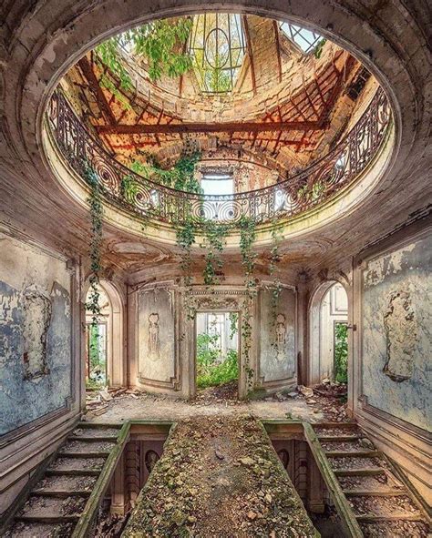 Amazing Interior Architecture Of An Abandoned Building In France