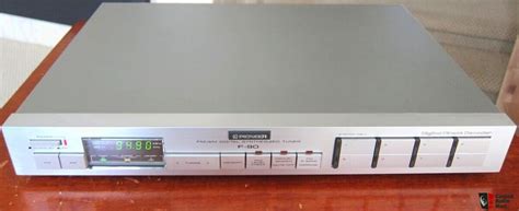 Classic Pioneer F 90 Stereo Tuner High Performance Top Model Photo