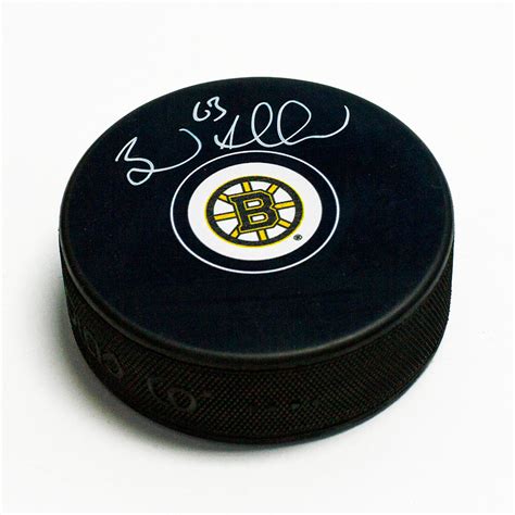 Brad Marchand Boston Bruins Signed Hockey Puck Ebay