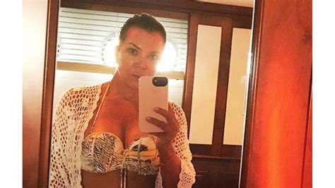 Kris Jenner Shows Off Figure In Sexy Selfie 8 Days