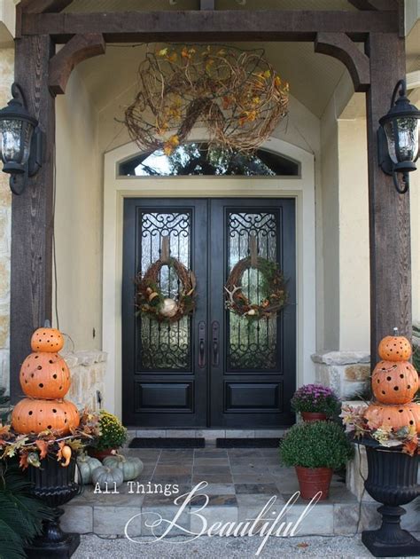 Fall Wreath And Porch Decor Nice Pumpkins And Decorations But I
