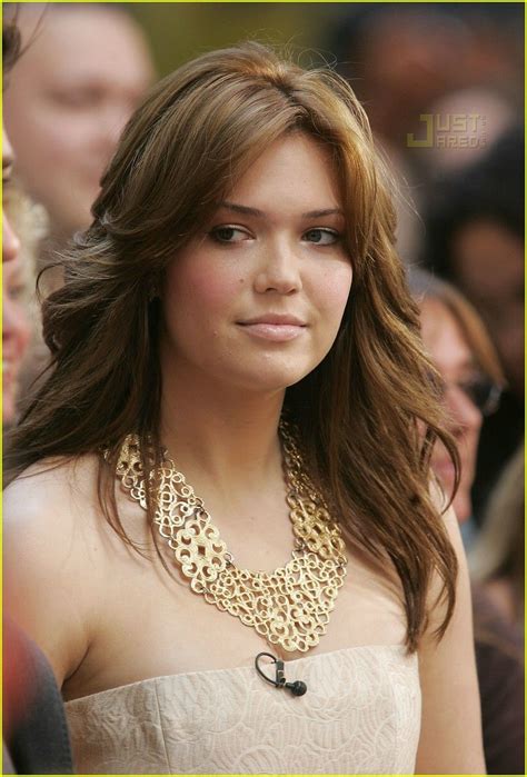 Mandy Moore Perfect In Yellow Gold 2015 Hairstyles Celebrity