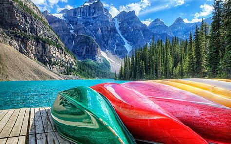Vista Al Lago Mounatin Barcos De Colores Variados Canadá Lago