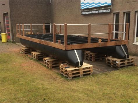 Matrix Pontoons Lodgeboat Diy Build Floating House House Boat