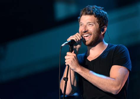 Country Music Minute Brett Eldredge Is Looking For Love Country 101