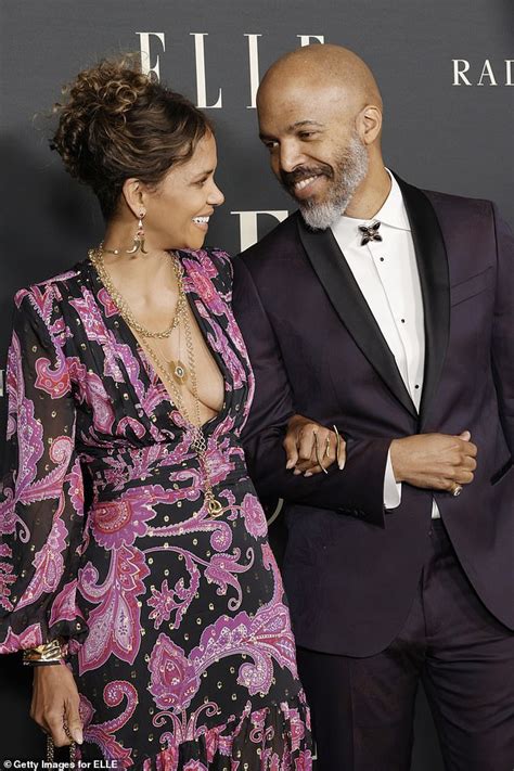 Halle Berry And Her Boyfriend Van Hunt Look Lovingly Into Each Others