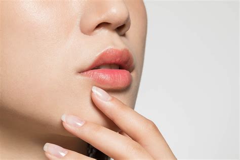 9 Cara Memerahkan Bibir Secara Alami - Jovee.id