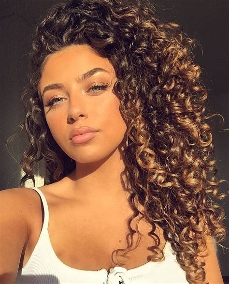 Curly Hair Instagram Model Tiktok Modelo