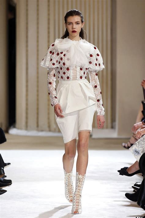 Giambattista Valli Ready To Wear Fashion Show Collection Fall Winter
