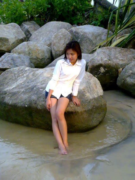 Cute Myanmar Model Girl Ever Smile In Singapore