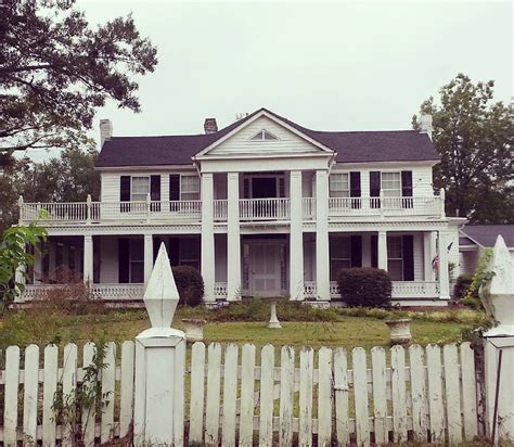 Some Beautiful Historical Homes In Alabama Alabama South Travel