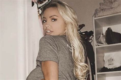 Lindsey Pelas Instagram Daily Star Favourite Swaps Boobs Flash For