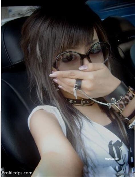 Latest Stylish Girls Wearing Glasses Pictures For Display For Fb